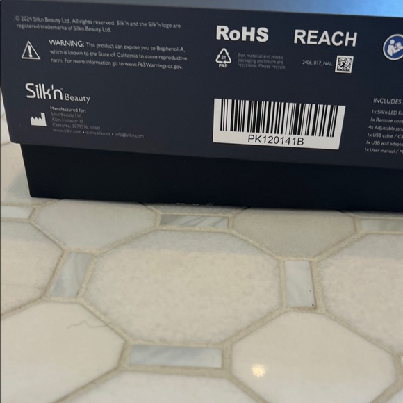 LED Face Mask - White - Picture 2 of 10